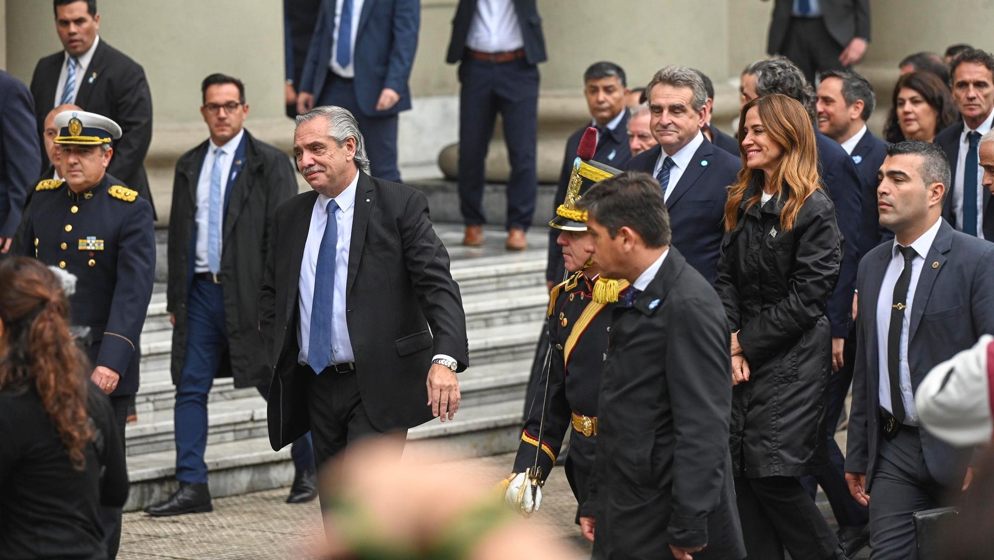 Alberto Fernández, al ingresar a la Catedral Metropolitana para el Tedeum (Télam).