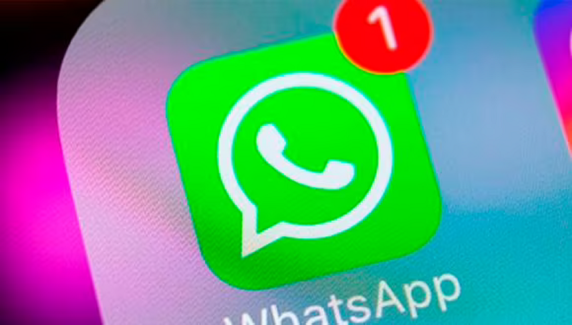 El gigante de logo verde   <a href='https://www.cronica.com.ar/tags/WhatsApp'>WhatsApp</a> permite que los usuarios le den un rotundo cambio a la vista de la app con el 