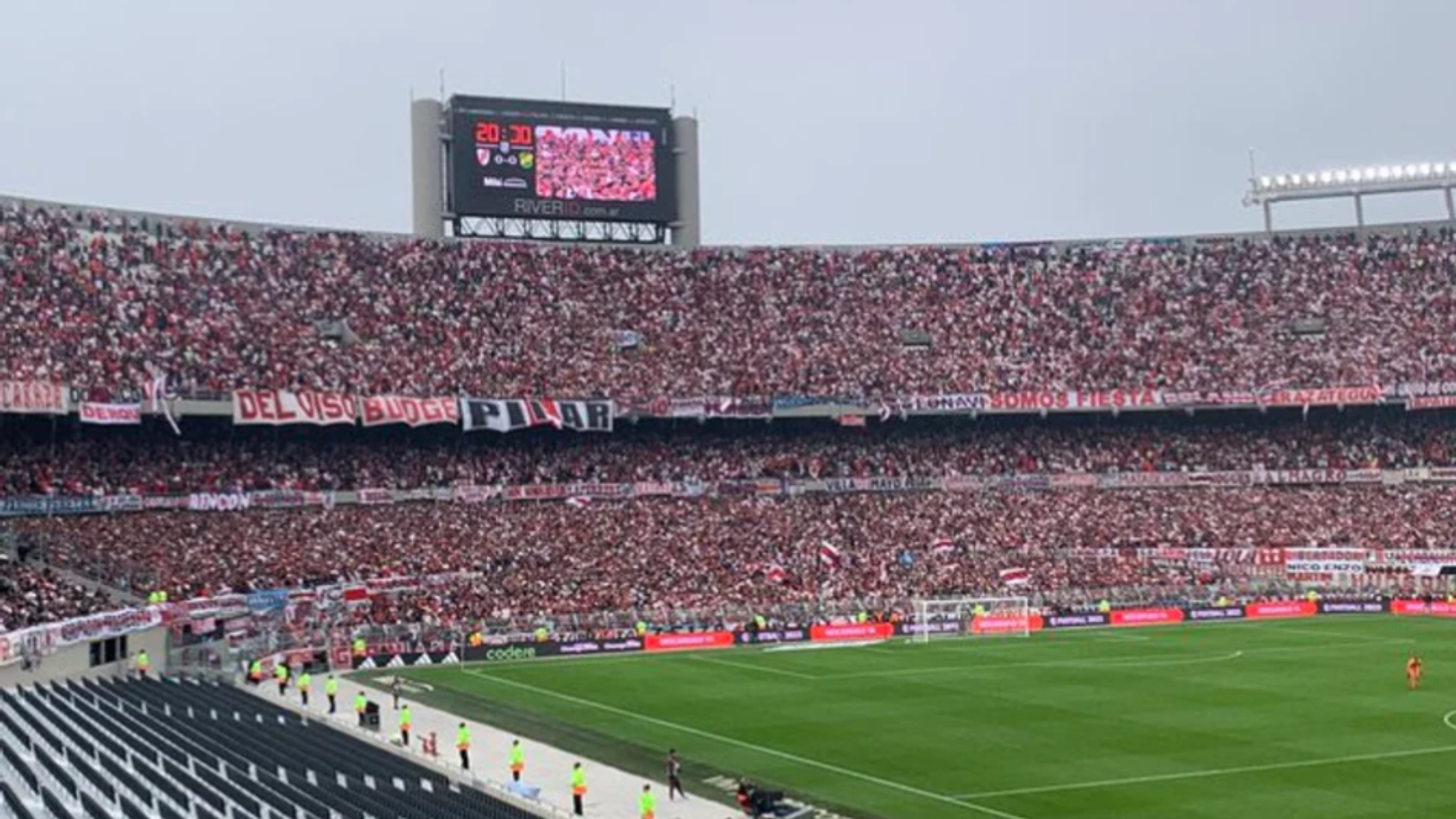 Murió un hincha de River que cayó en el Monumental.