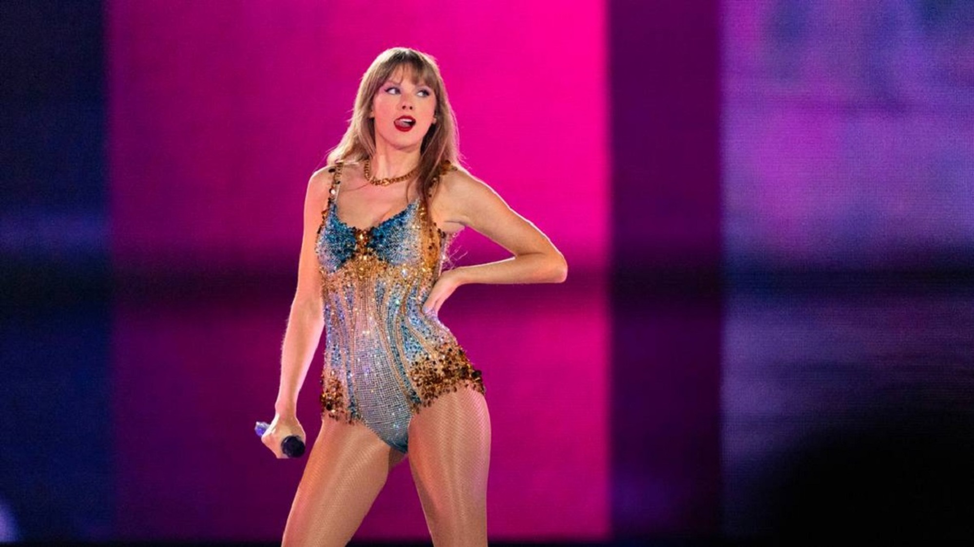   <a href='https://www.cronica.com.ar/tags/Taylor Swift'>Taylor Swift</a> en argentina: los mejores memes de la fila virtual para comprar entradas para su primer show.