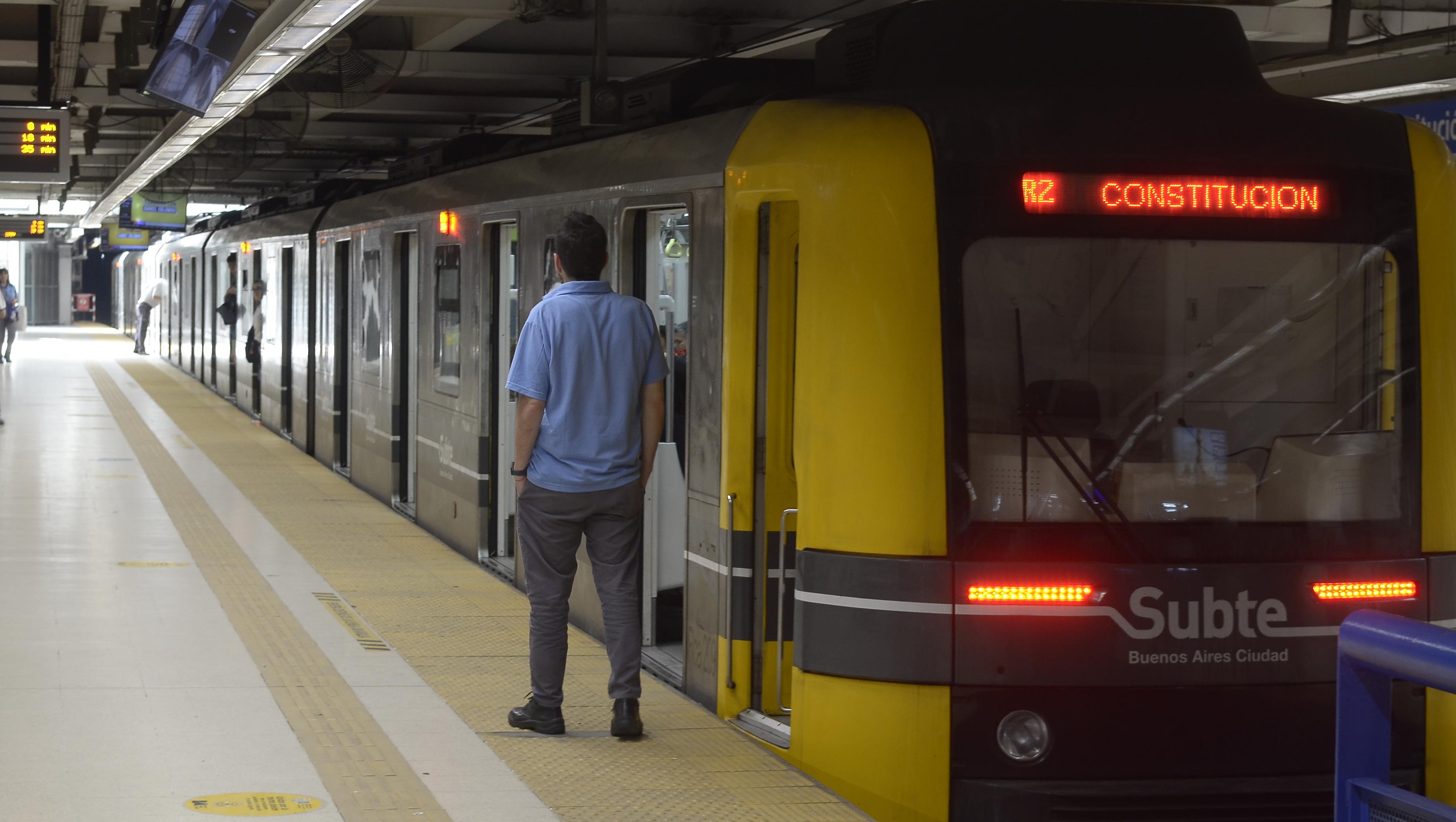 Metrodelegados encabezan un paro escalonado en todos las líneas de subtes (Fernando Pérez Ré / Crónica / Archivo).