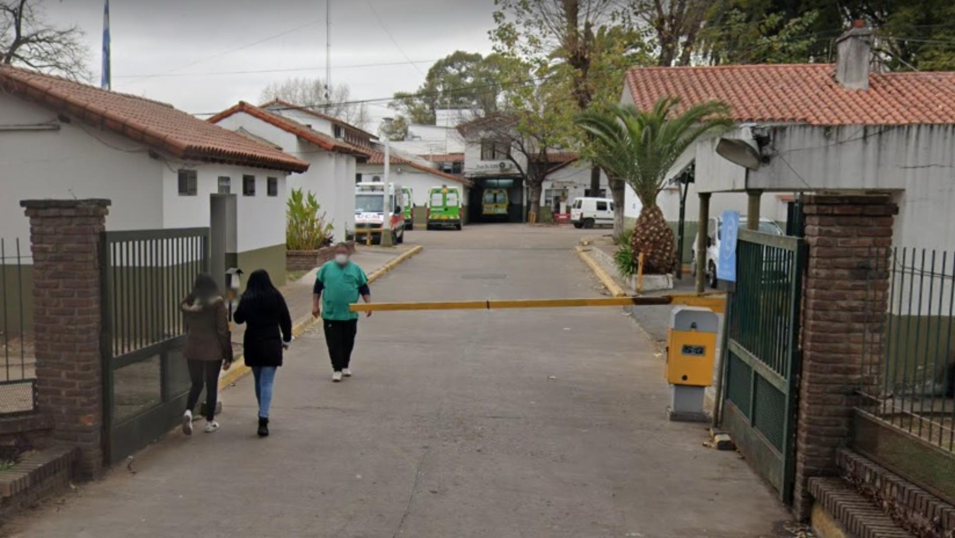 El episodio sucedió frente a este hospital, en el oeste del conurbano bonaerense.