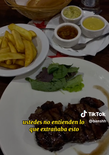 Un joven argentino fue a un restaurante de carnes en Países Bajos y es viral (TikTok/@banshh).