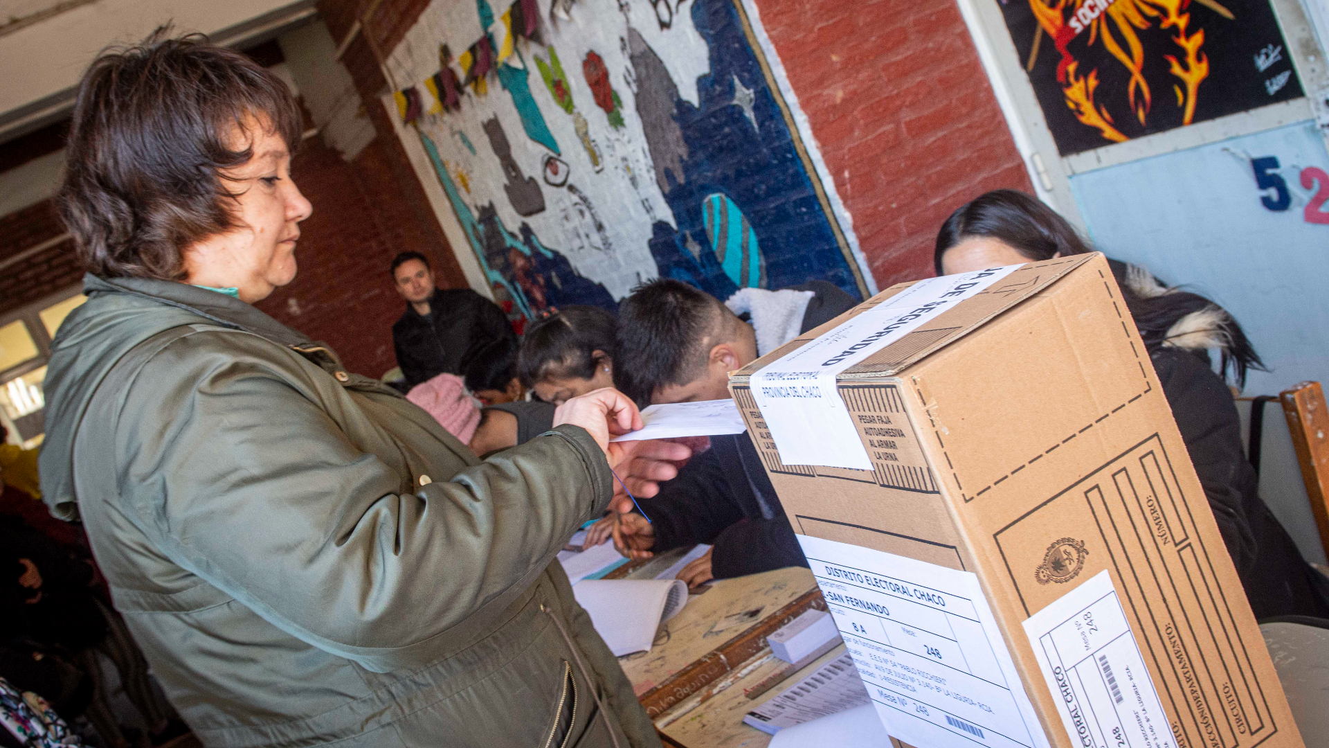 Romero votó en la escuela secundaria 54 