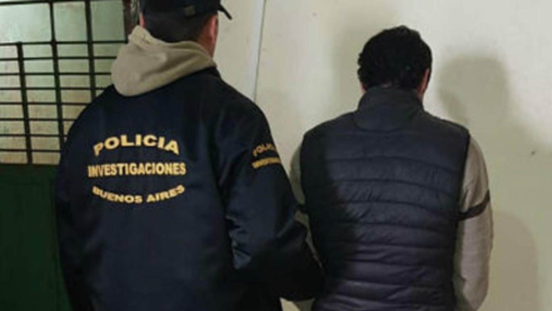 Este es el sospechoso que fue apresado por los investigadores policiales.