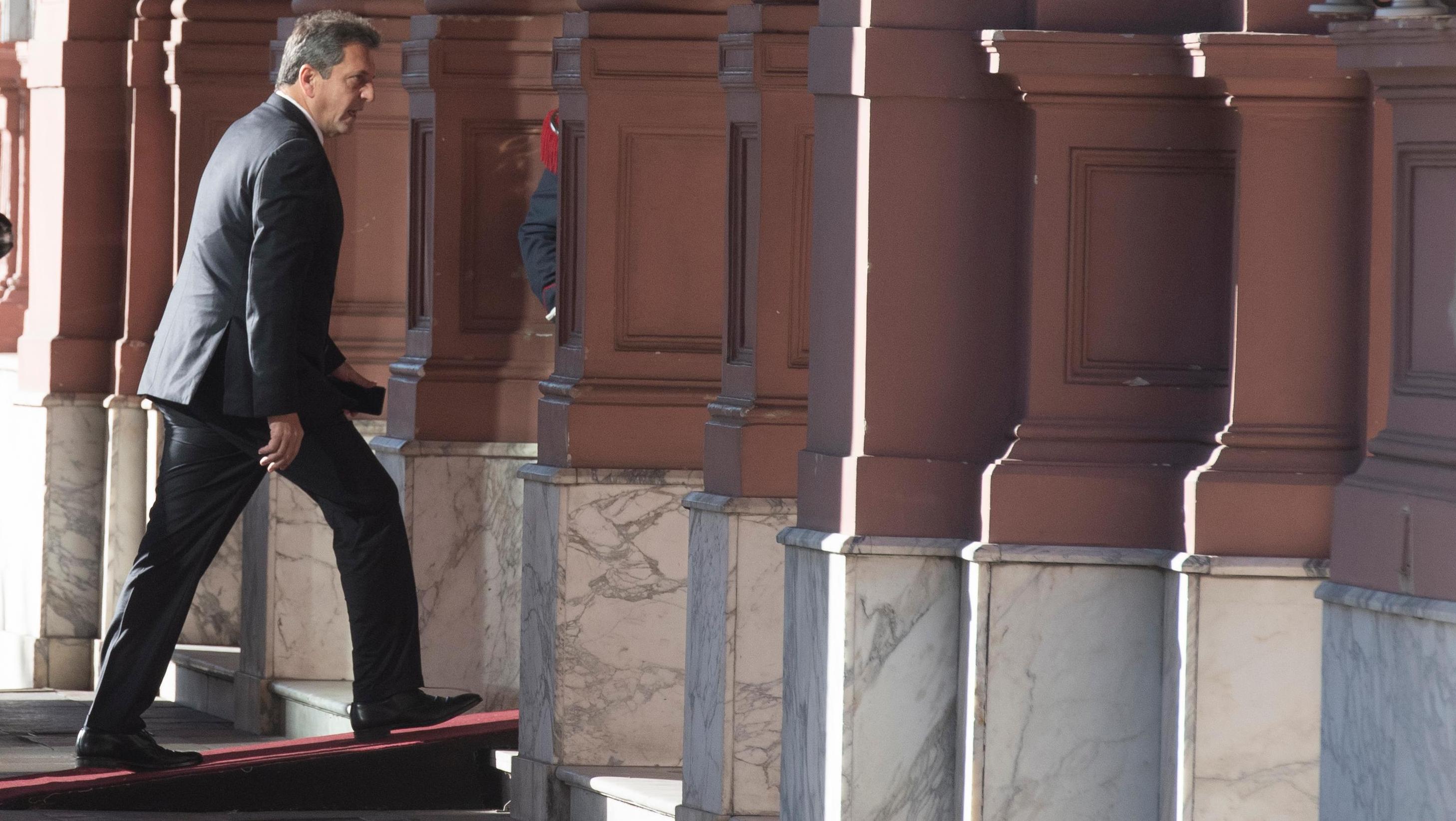 En la reunión de Gabinete Massa brindó 