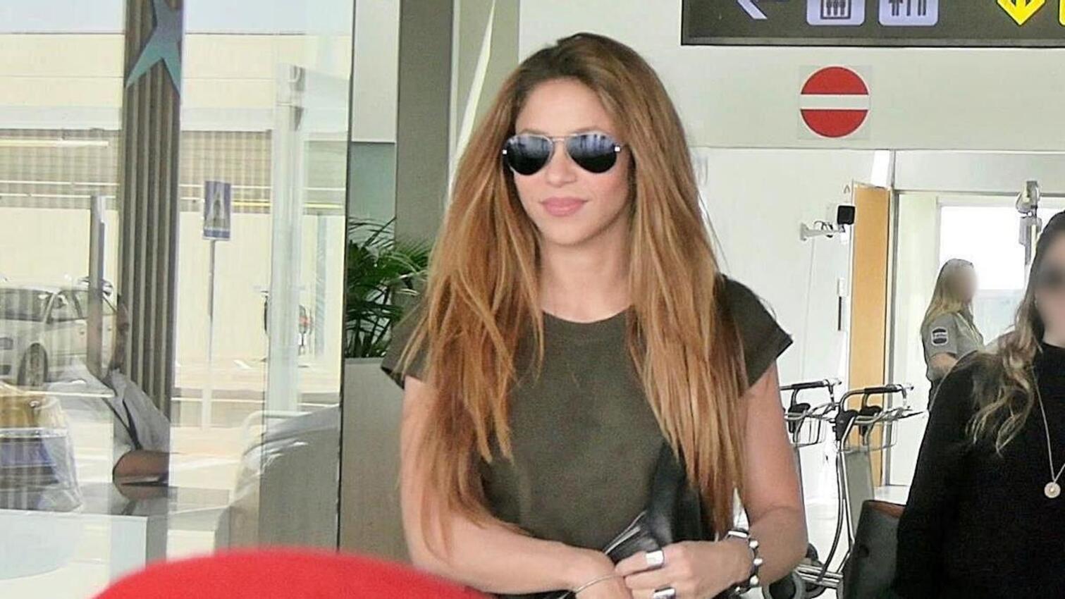 Shakira en el aeropuerto.