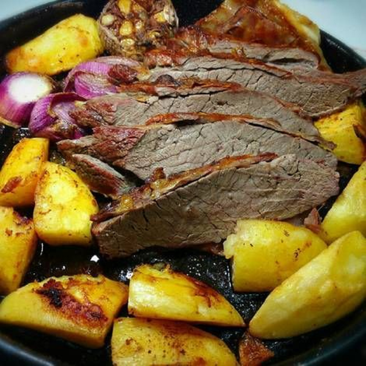 Aprendé a preparar una riquísima carne al horno con papas.