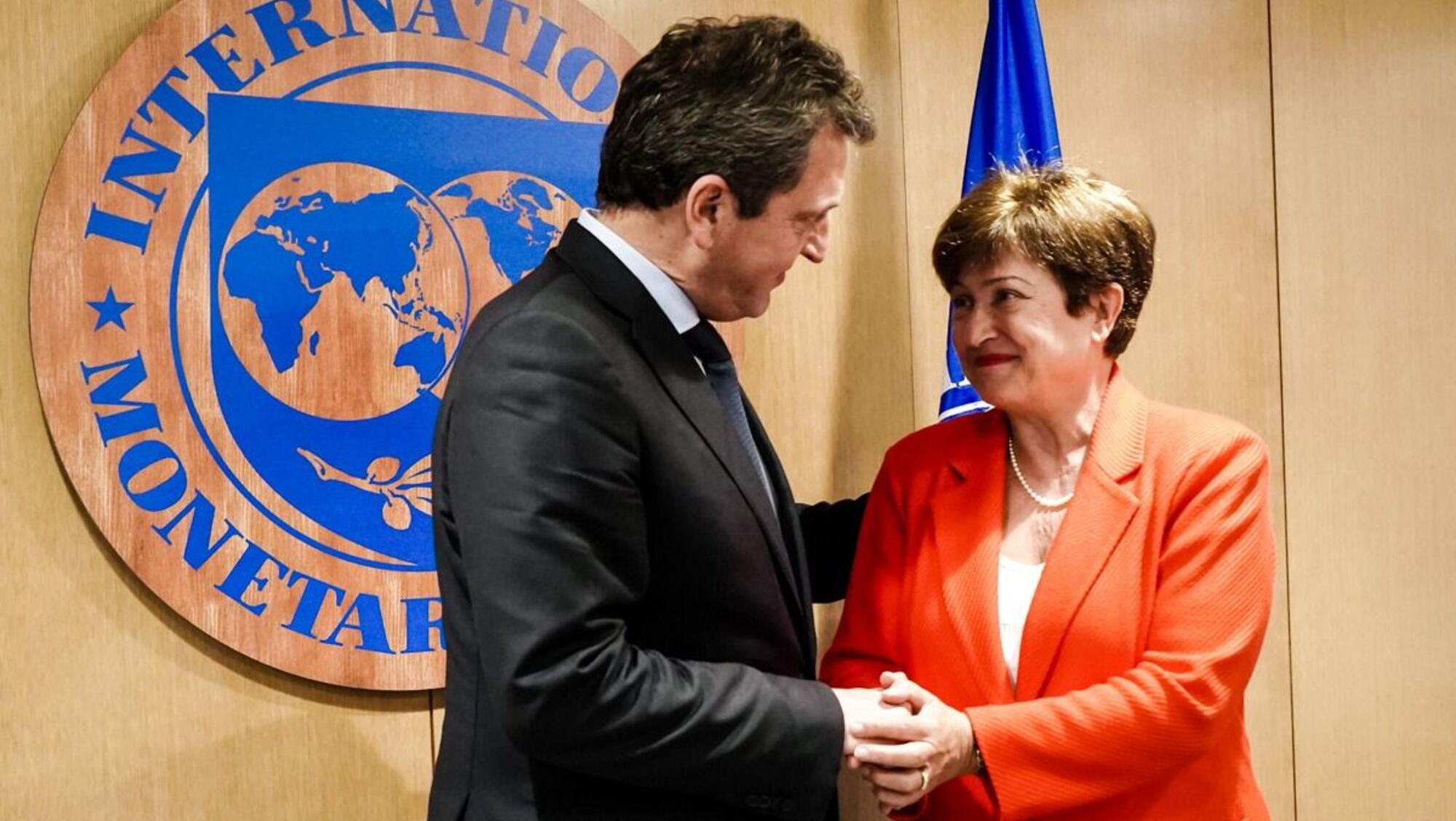 El ministro Sergio Massa y la directora gerente del FMI, Kristalina Georgieva (Archivo).