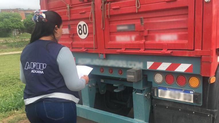 La Aduana detectó el contrabando de unas 130 toneladas de soja.