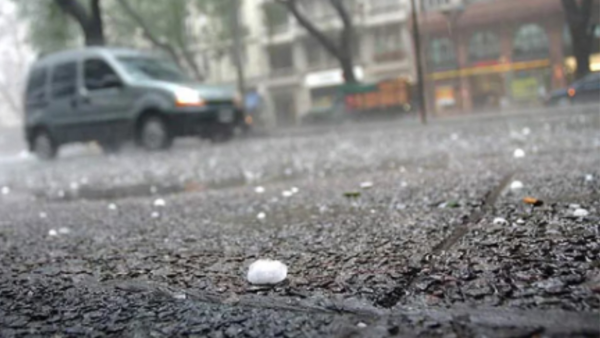 Hay alerta amarilla por tormentas y caída de granizo en el GBA.