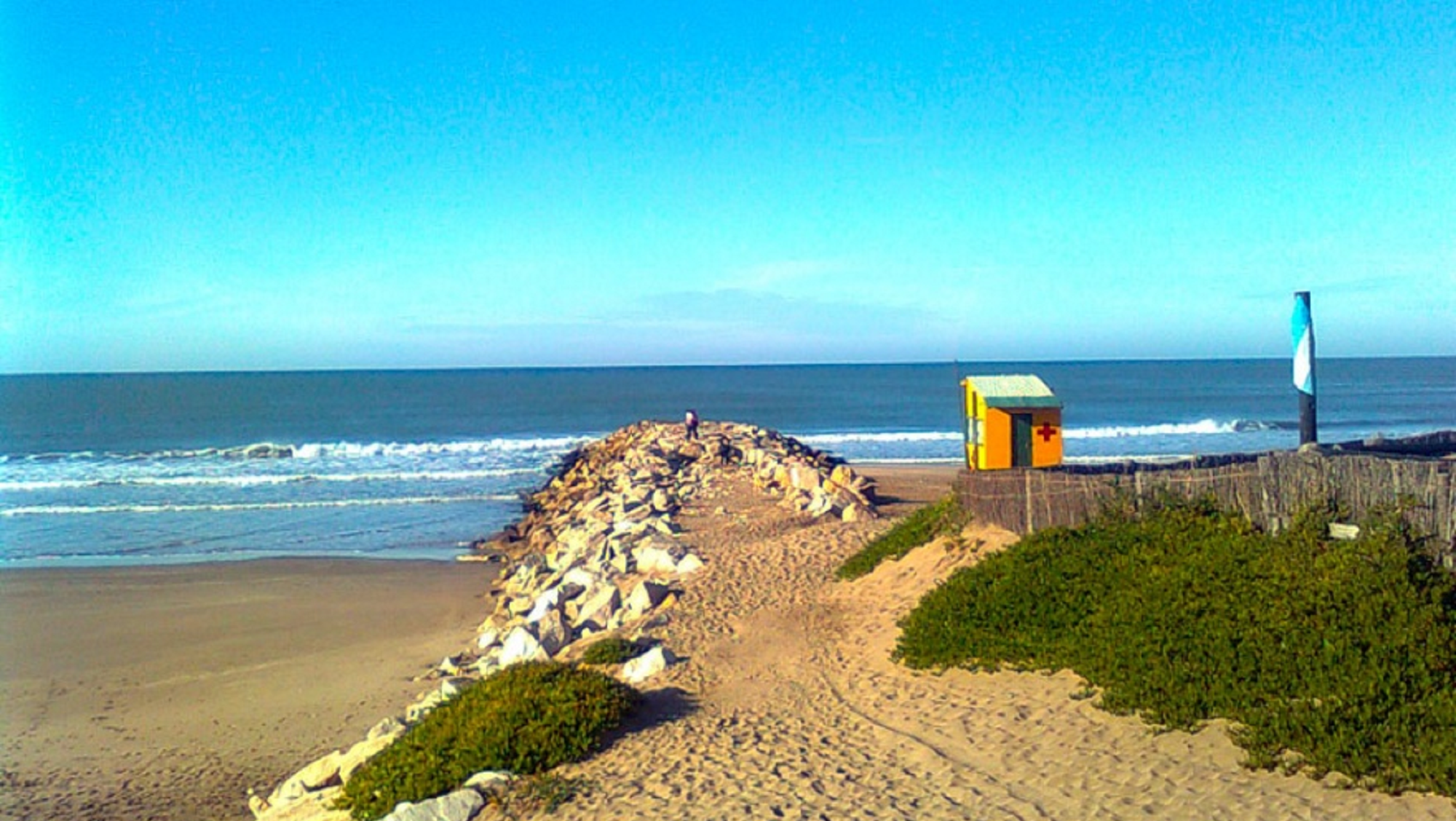 Mar de Cobo: un pueblo con playas paradisíacas que es parte de la historia de la familia Legrand.