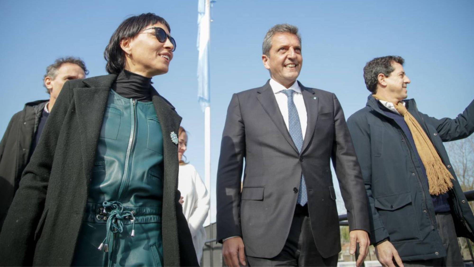 Mayra Mendoza junto a Sergio Massa y Wado de Pedro inauguraron la ciudad de los deportes en Solano.