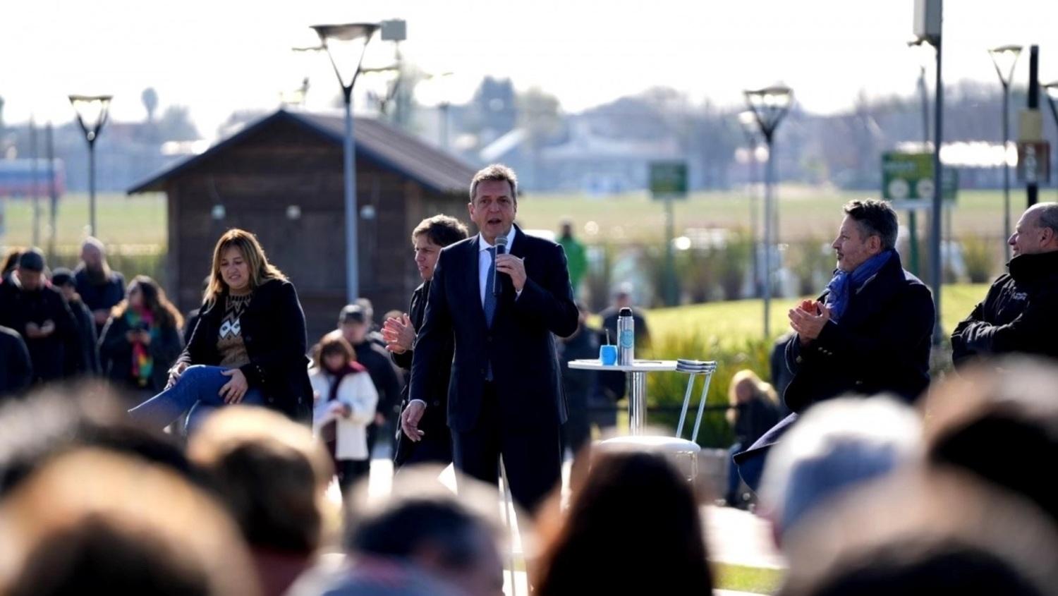 El ministro de Economía brindó un discurso ante los presentes.