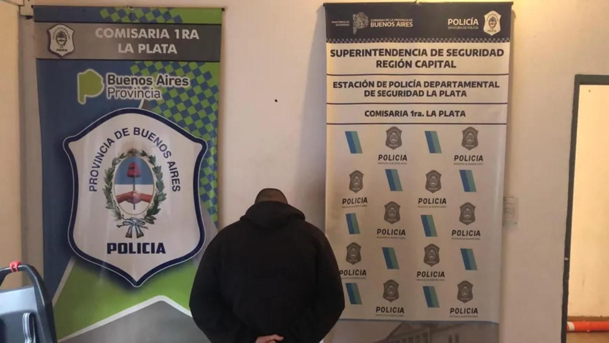 Intentó ingresar marihuana para una detenida en un comisaría.