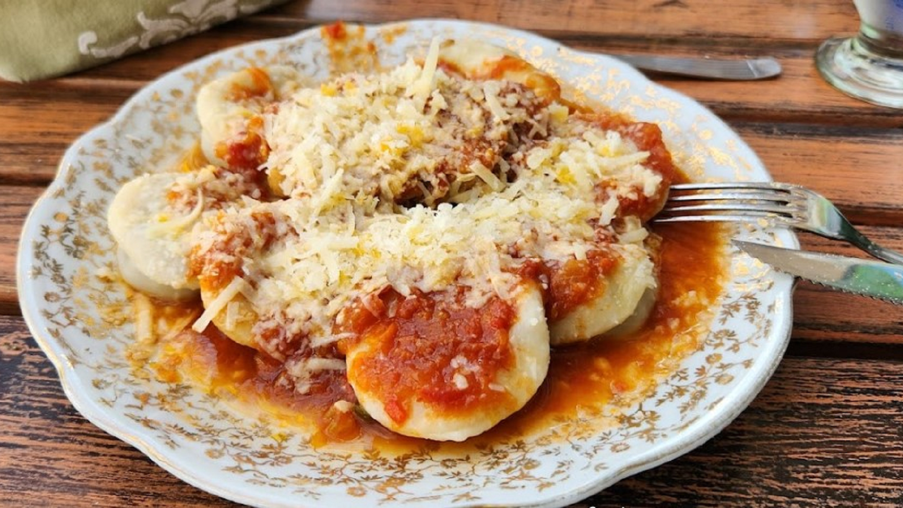 Azcuénaga, el pueblito bonaerense que es el oasis de las pastas.  