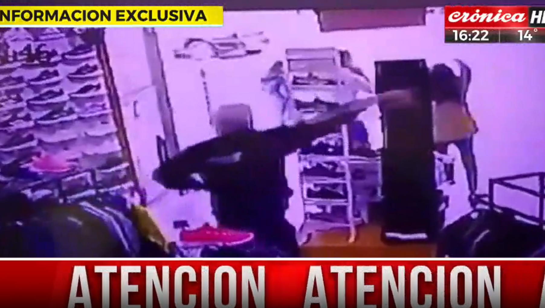 El joven estaba armado, le disparó a la Policía, y lo detuvieron.