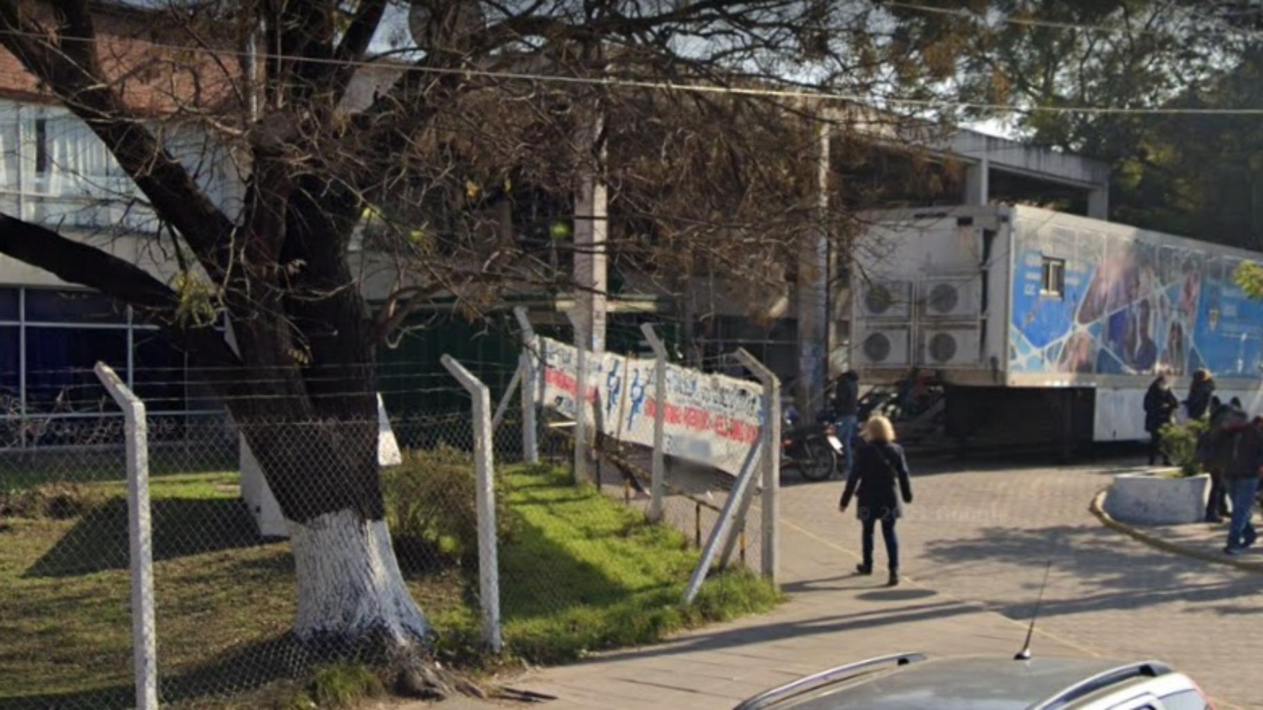 La muchacha fue asistida por los facultativos en este nosocomio.