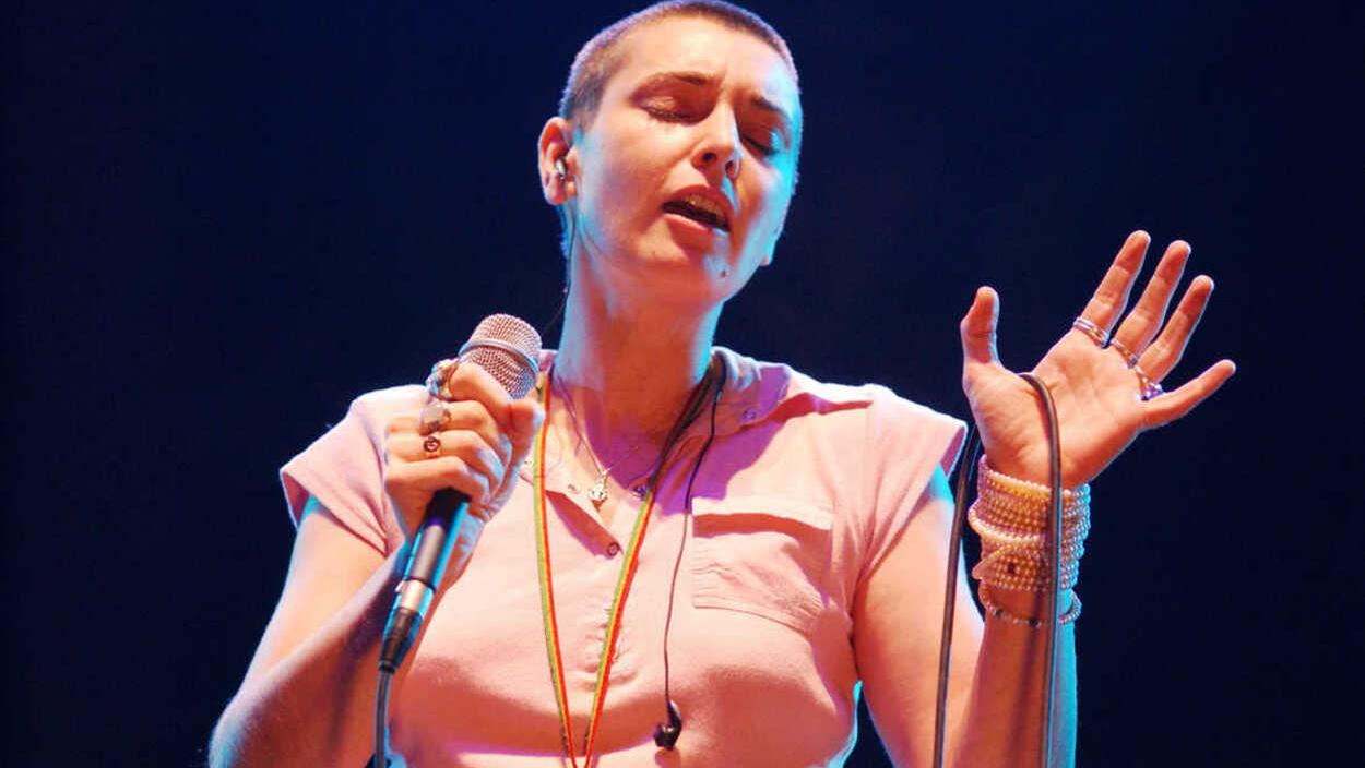 Existen dudas sobre la muerte de la cantante de Sinéad O'Connor (Archivo).