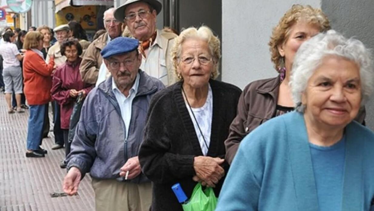 Ya están las fechas del cobro de este beneficio para los jubilados y pensionados (Archivo).