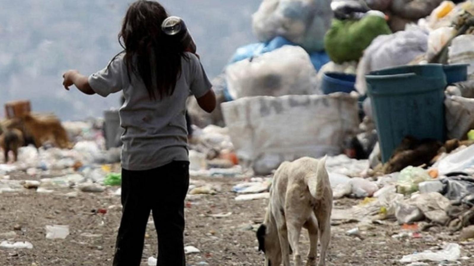 La pobreza infantil se posicionó por encima del 55 por ciento.