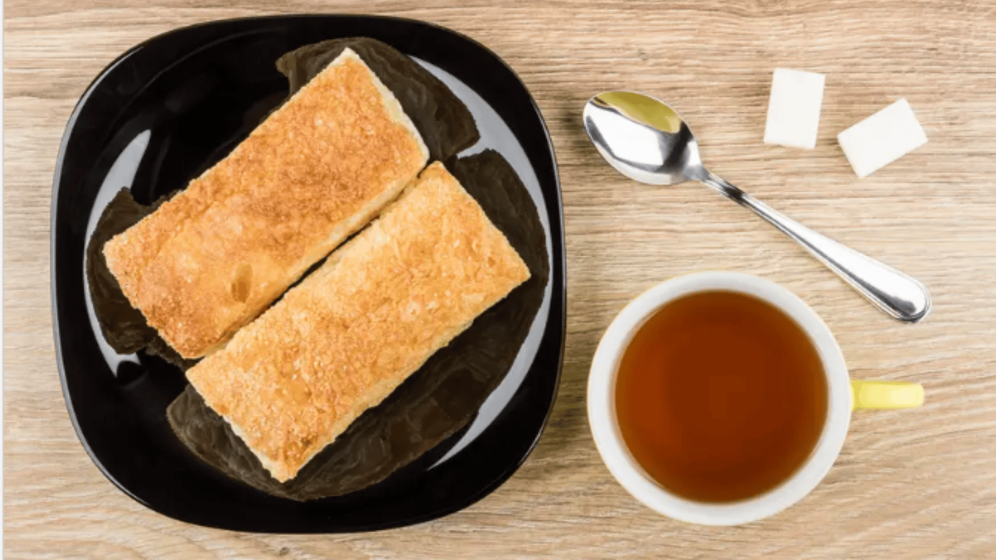 Receta de unos deliciosos bizcochitos azucarados con tapa de empanadas para acompañar con el mate.