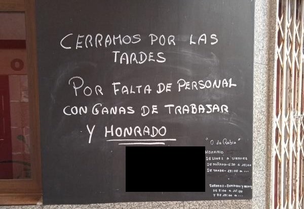 El mensaje del dueño del lugar. (Foto: @SoyCamarero)