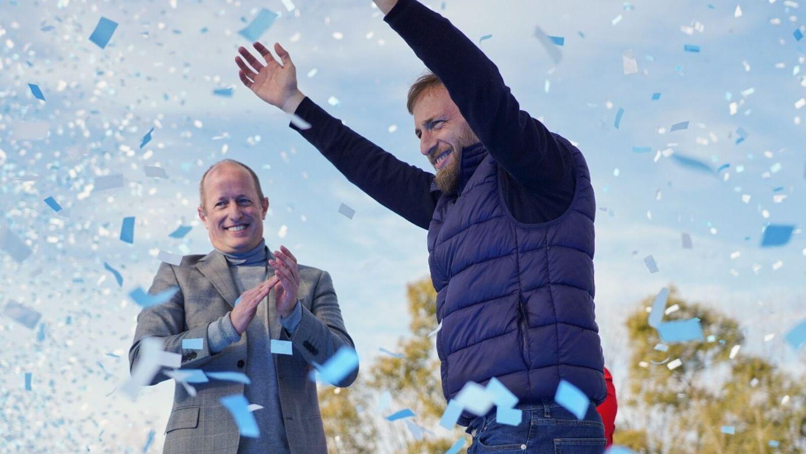 Martín Insaurralde y Federico Otermín, tras el triunfo de este domingo en Lomas de Zamora.