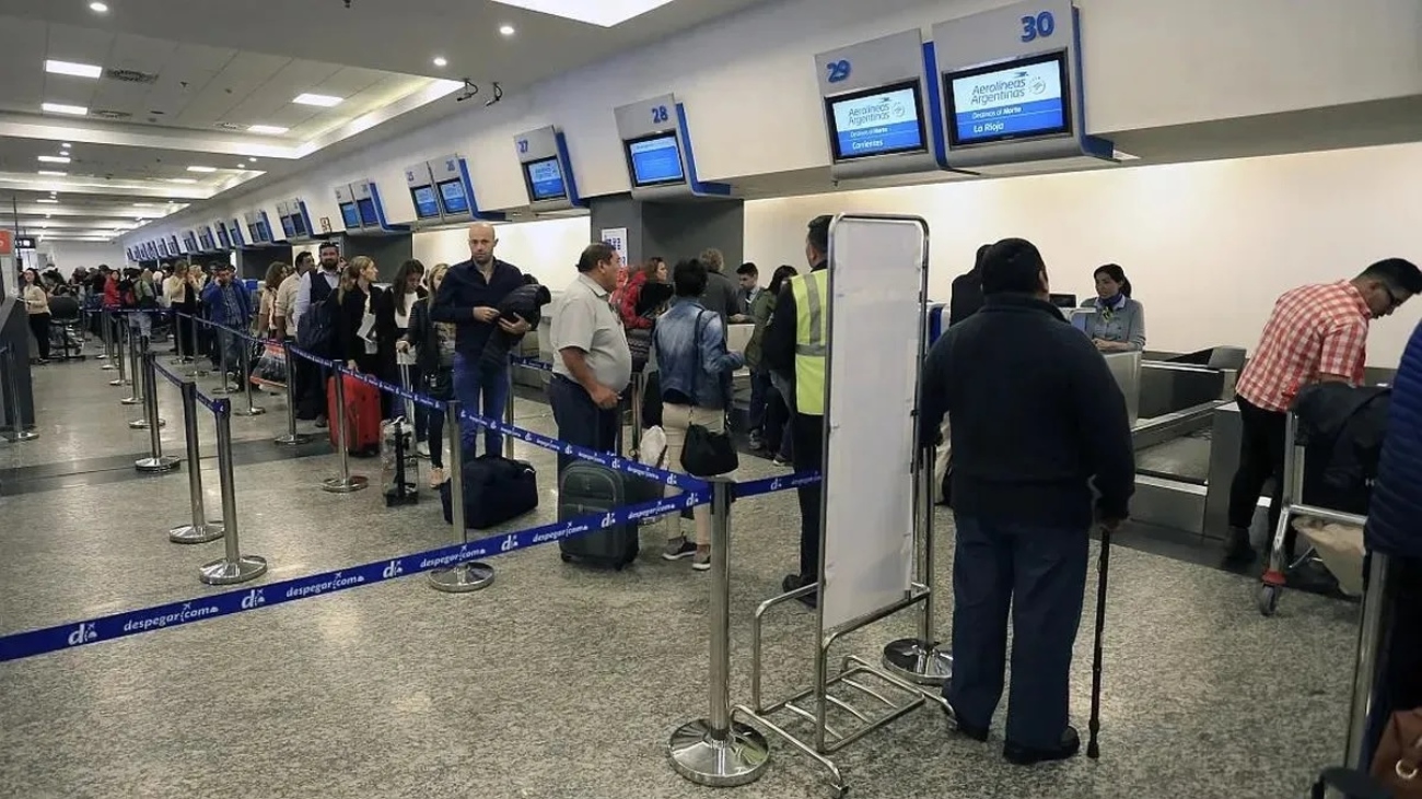 Tras llegar a un acuerdo se resolvió terminar con la medida de fuerza que provocó desde ayer la cancelación de más de 60 vuelos.