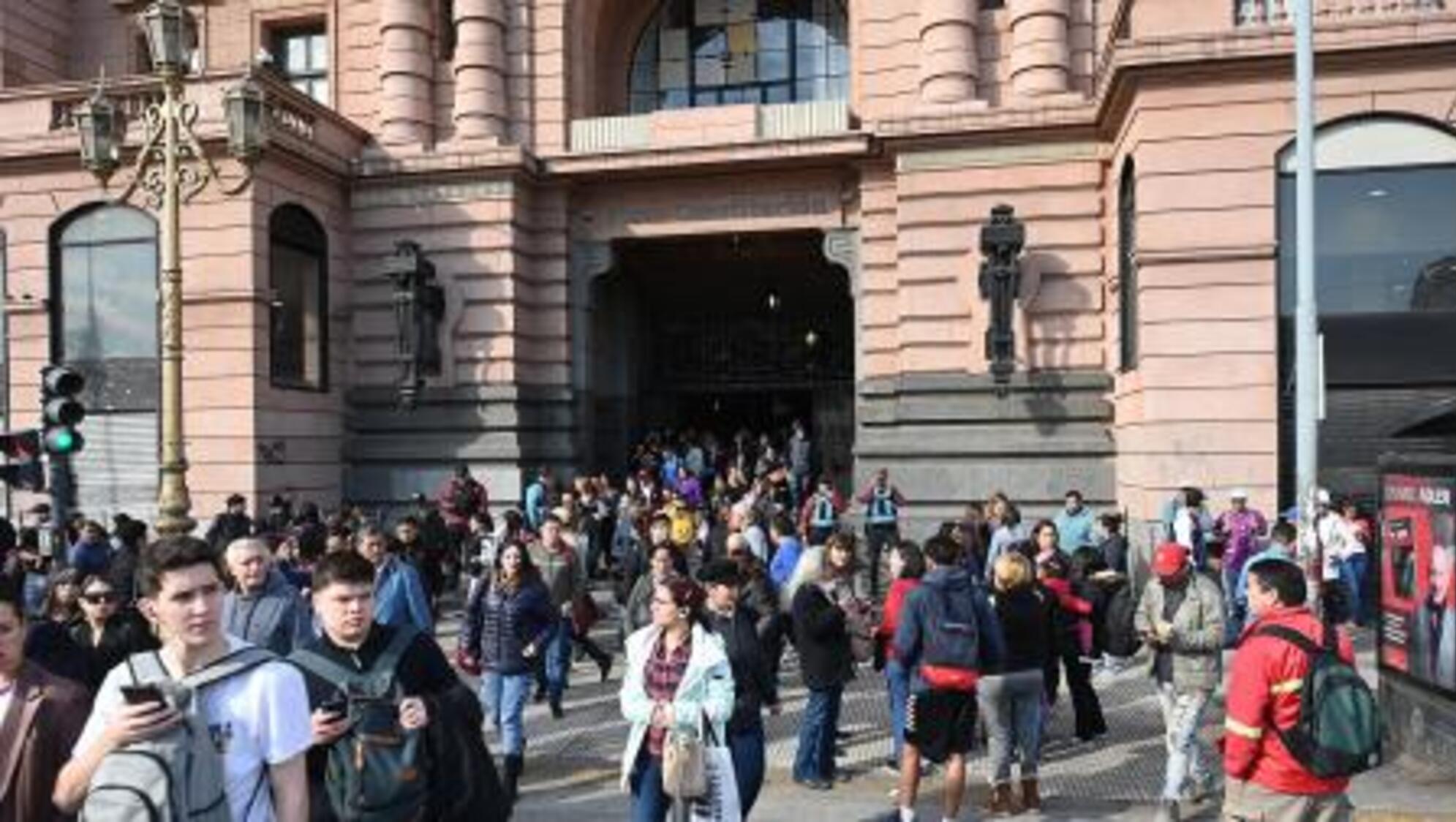 Se registró una amenaza de bomba en la estación de Constitución (Télam).