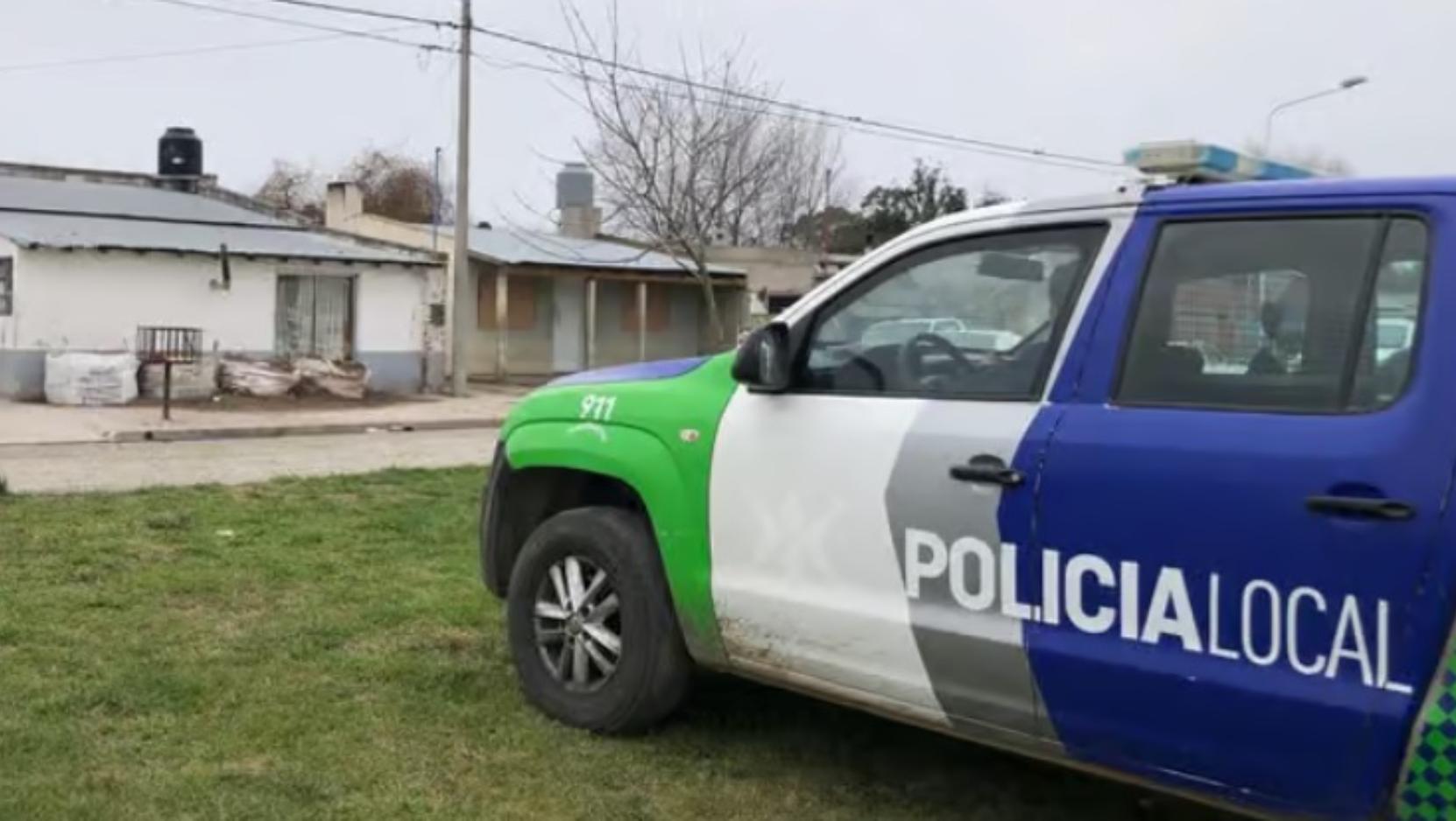 Uniformados de la policía provincial custodiaron el escenario de la disputa. Crédito: El Eco de Tandil.