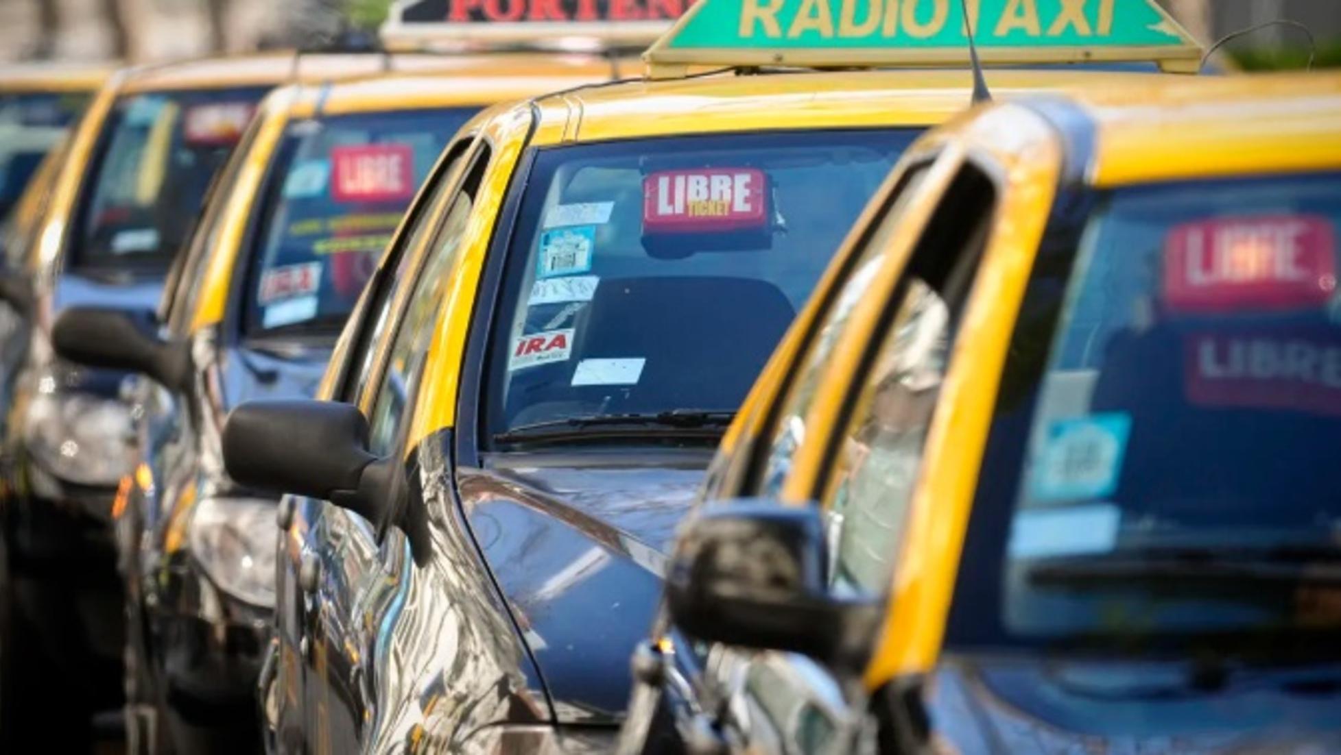 Vuelven a subir los taxis en la Capital Federal (Archivo).