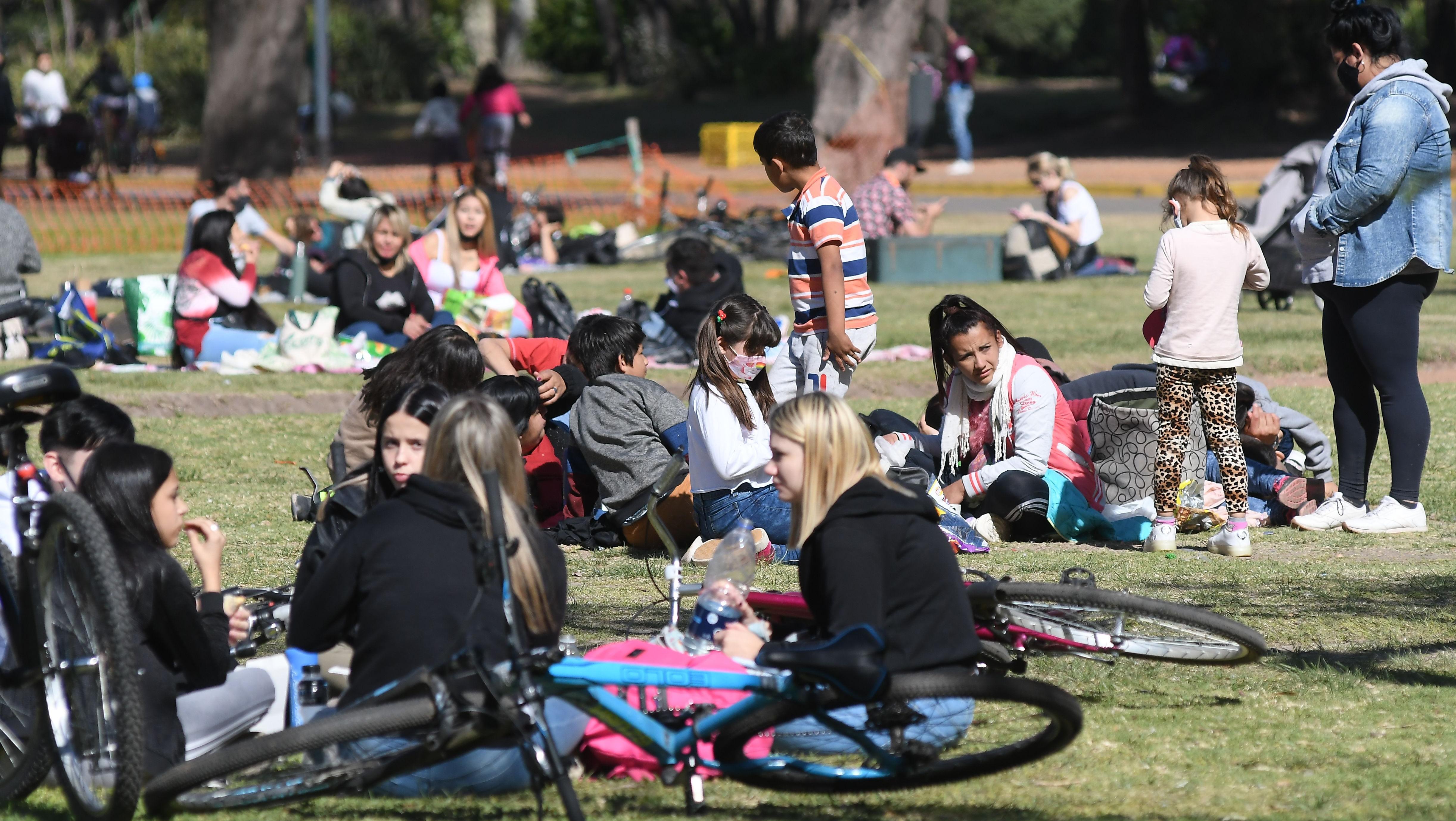 Domingo fresco y soleado en la ciudad de Buenos Aires (Rubén Paredes / Crónica / Archivo).