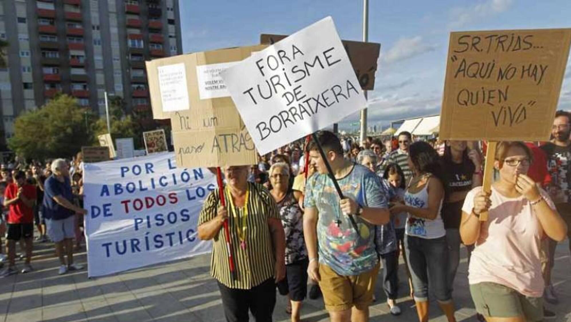 Una manifestación en Barcelona contra los alquileres tipo Airbnb (Gentileza RTVE.es).