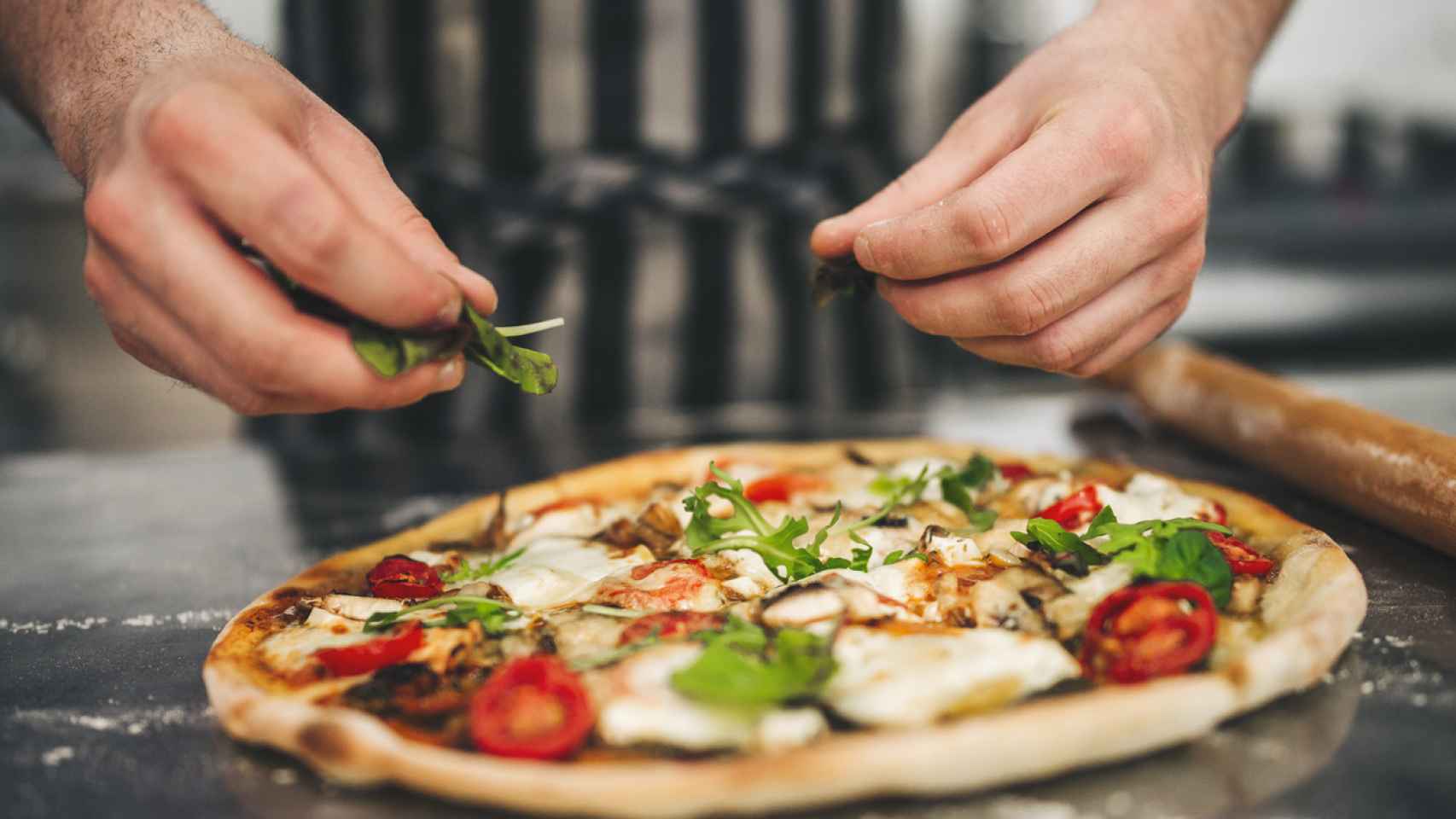 “La harina y la muzzarella es lo que más subió”, señaló a cronica.com.ar un pizzero de Caballito.