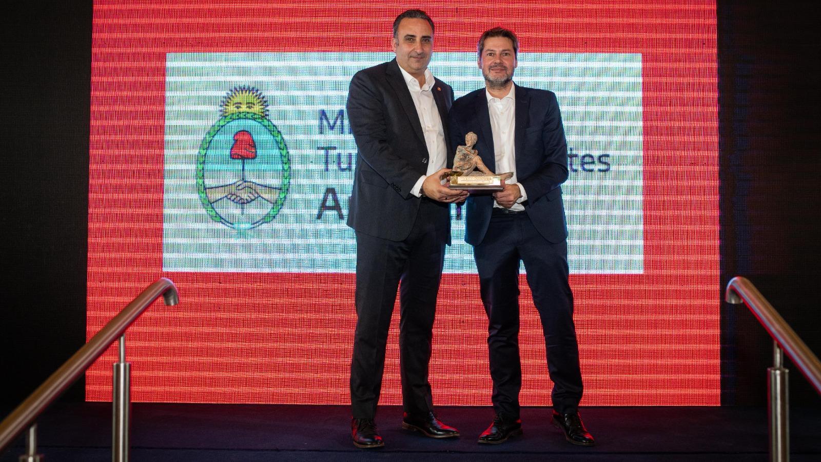 Matías Lammens recibió un premio de parte del empresariado nacional por el programa PreViaje.