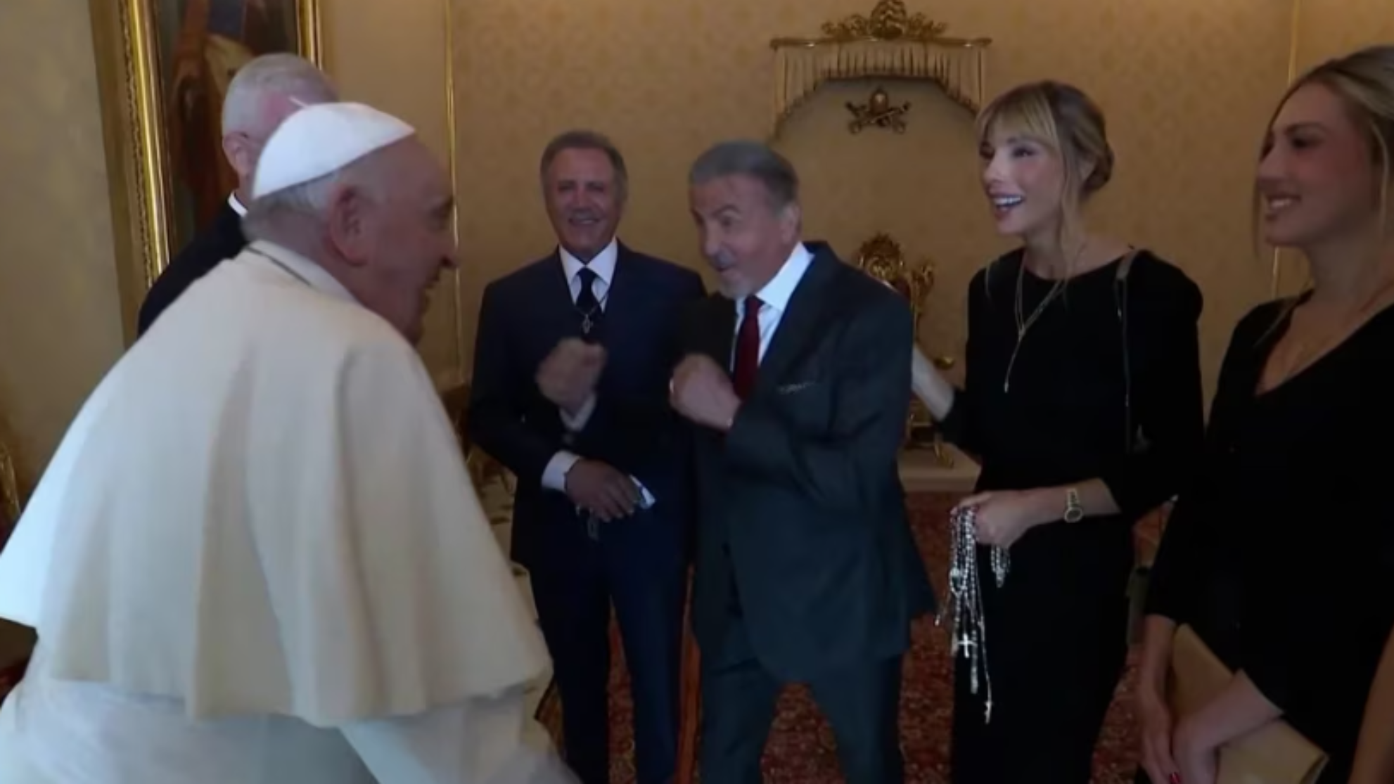 El papa Francisco junto a Sylvester Stallone.