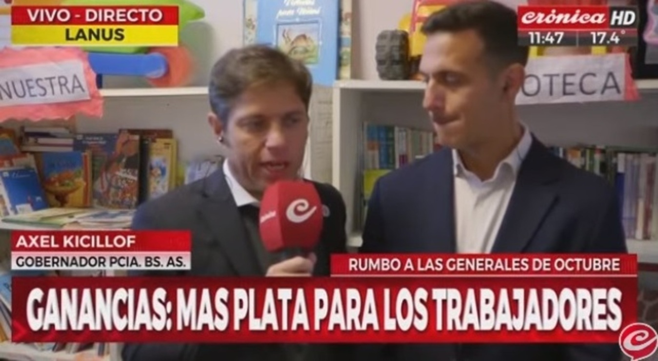 Axel Kicillof fue acompañado por el candidato a intendente de Lanús, Julián Álvarez.