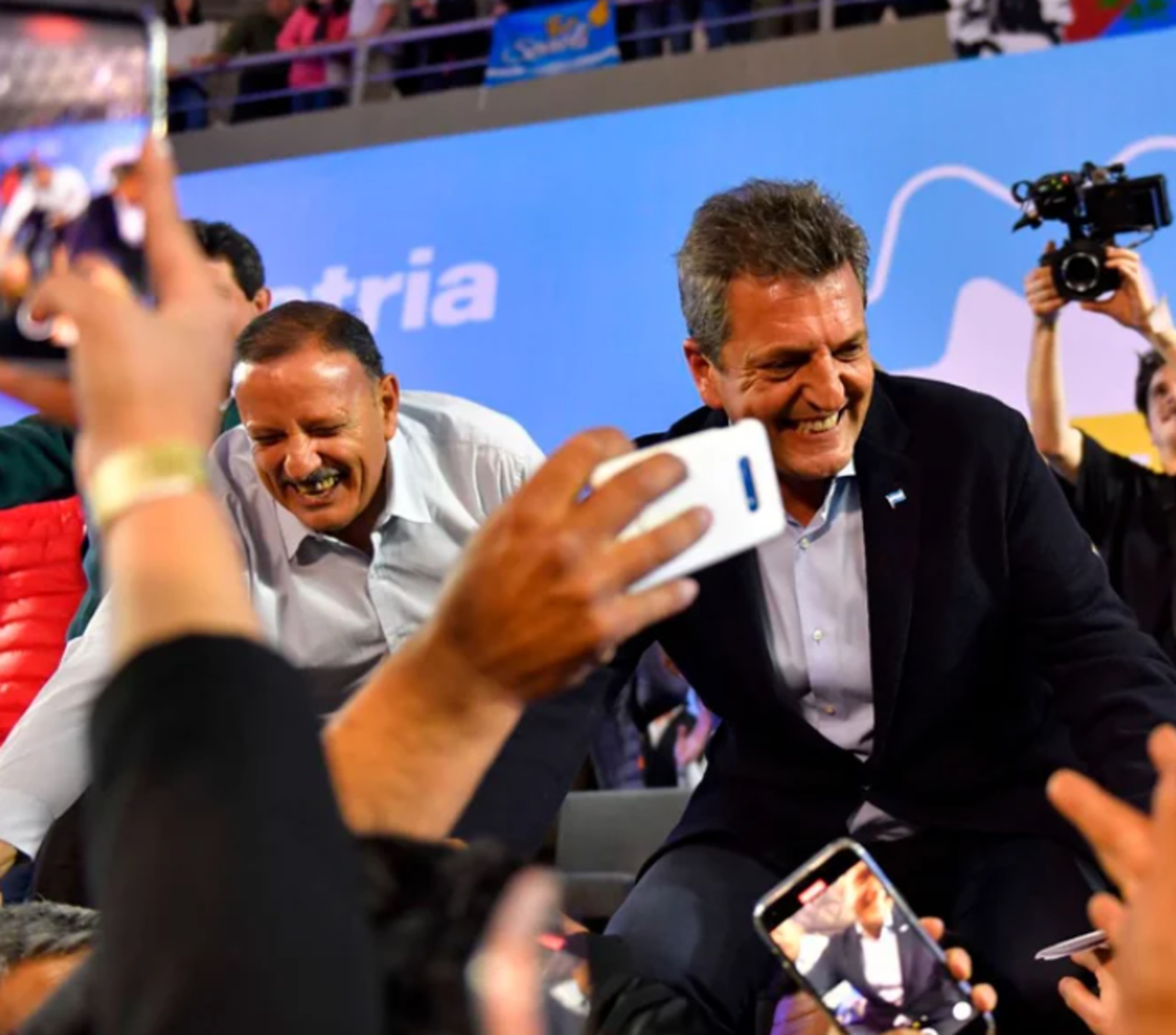 Sergio Massa viaja a La Rioja, lo recibe el gobernador Ricardo Quintela.