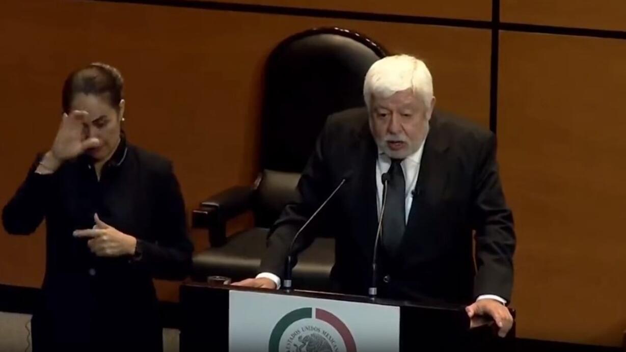 Jaime Maussan expuso a los extraterrestres en la Cámara de Diputados de México (Captura de video).