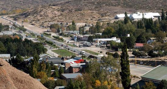 Piedra del Águila es una localidad ubicada en el departamento Collón Curá, al sudeste de Neuquén.