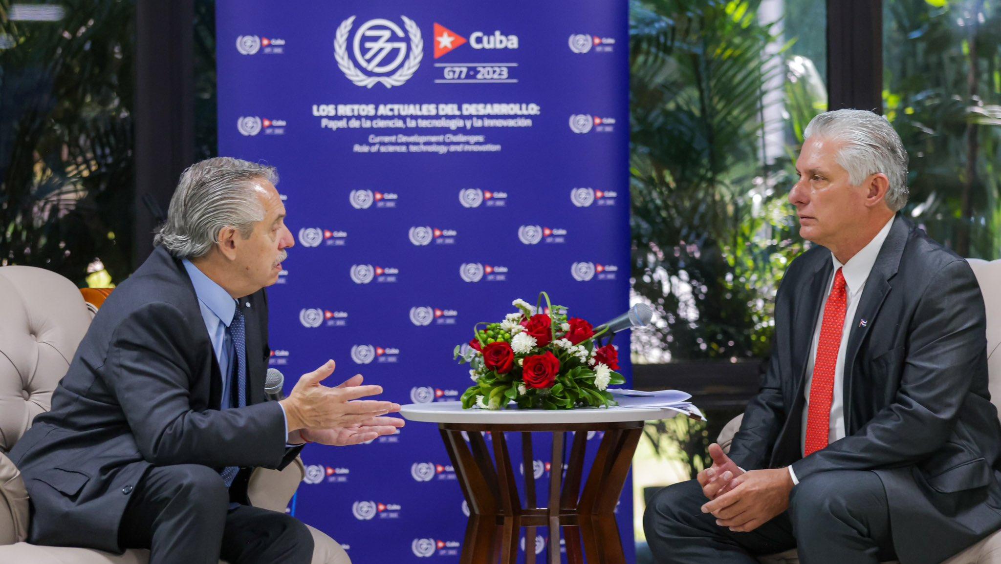 Alberto Fernández junto a Miguel Díaz-Canel.