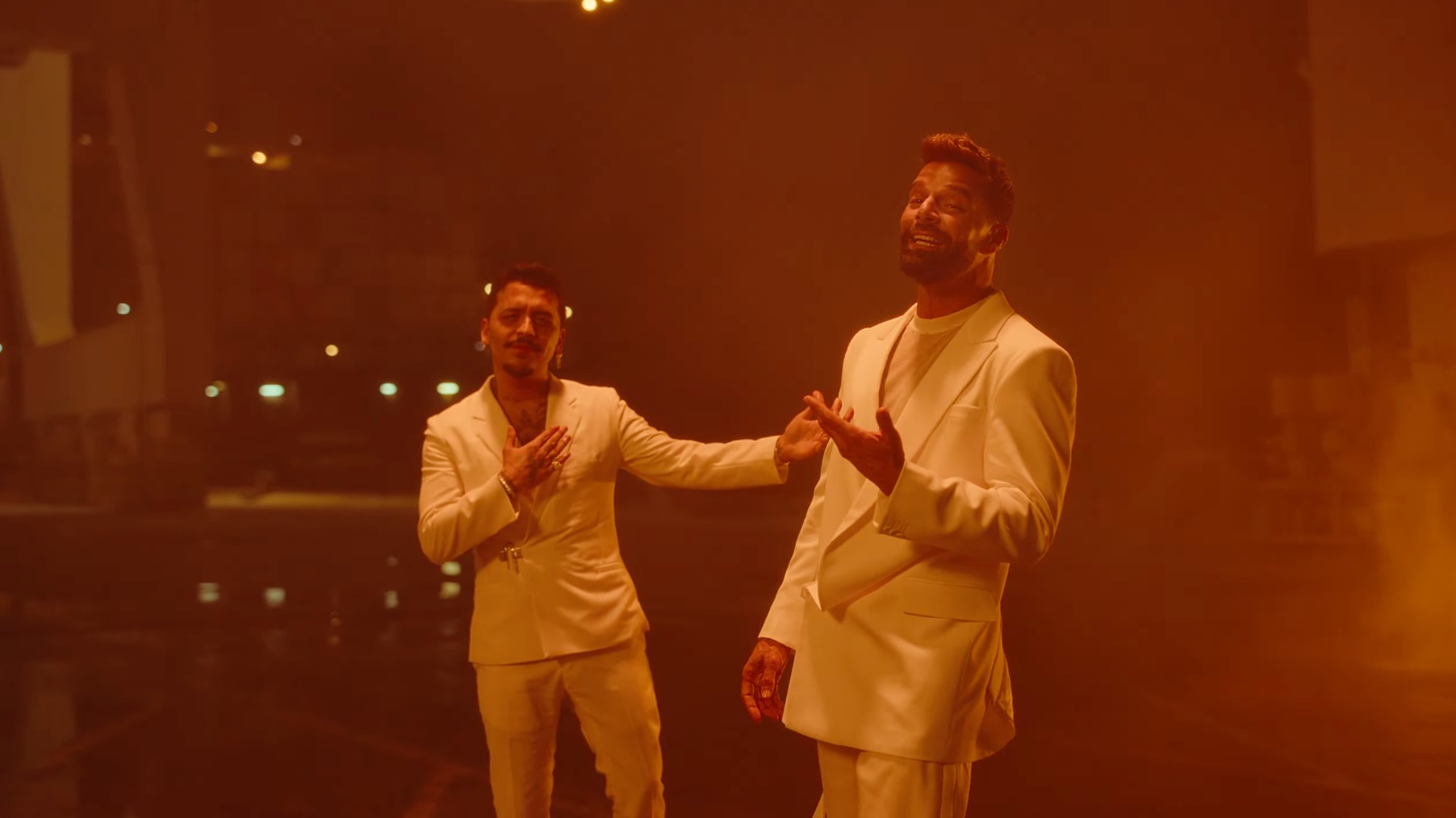 Ricky Martin, Christian Nodal y una nueva versión de “Fuego de Noche, Nieve de Día”