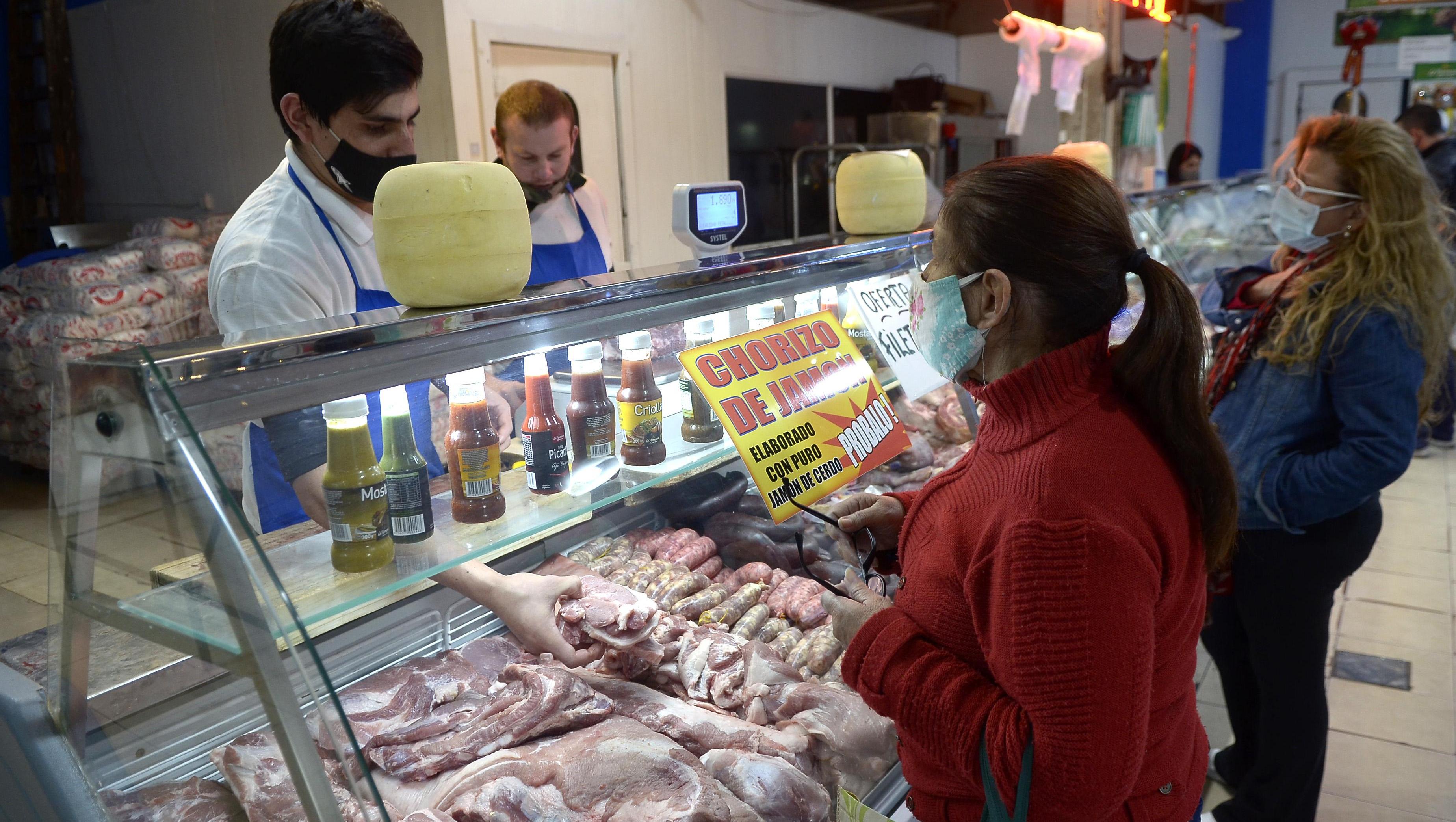 Hasta el 15 de octubre podrán conseguirse cortes de carne más accesibles (Fernando Pérez Re / Crónica).