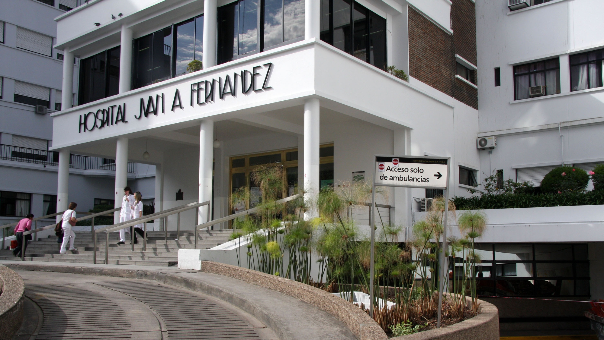 Los intoxicados con las gomitas fueron llevados al hopsital Fernández.