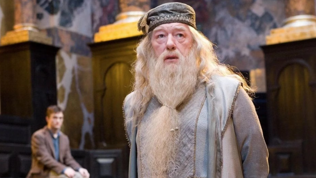 Michael Gambon como Albus Dumbledore en '  <a href='https://www.cronica.com.ar/tags/Harry Potter'>Harry Potter</a>'.