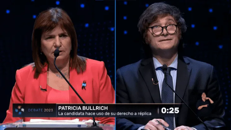 Las curiosas caras de Javier Milei ante Patricia Bullrich durante el debate presidencial.