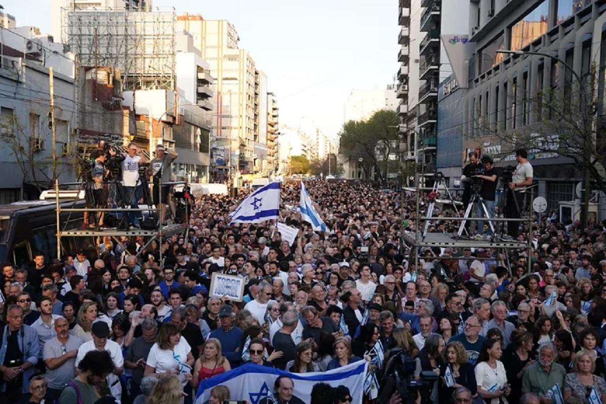 La marcha comenzó a las 6 y media de la tarde.