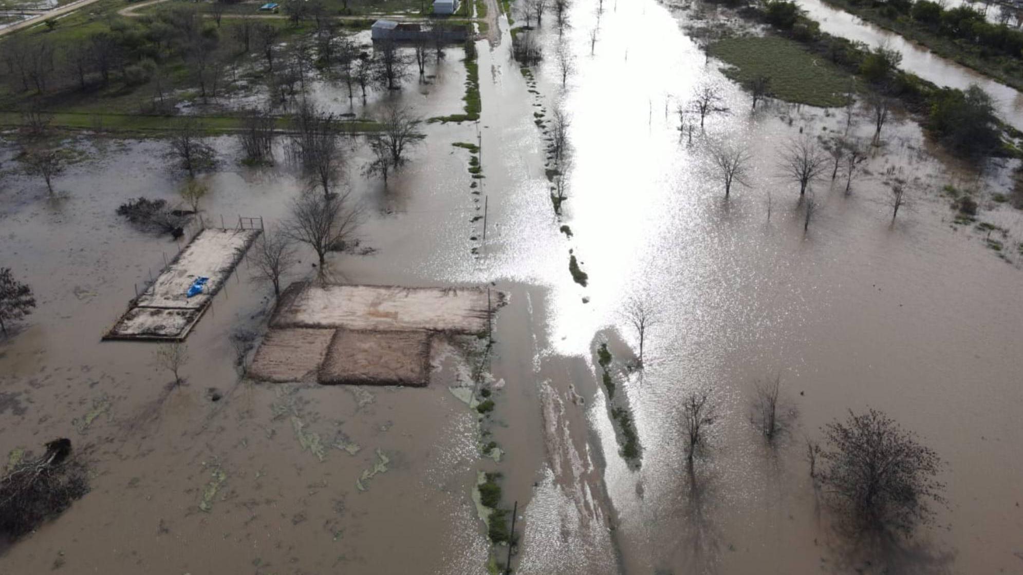 San Vicente: vecinos tapados por el agua denuncian las falencias de obras sin terminar o mal hechas.