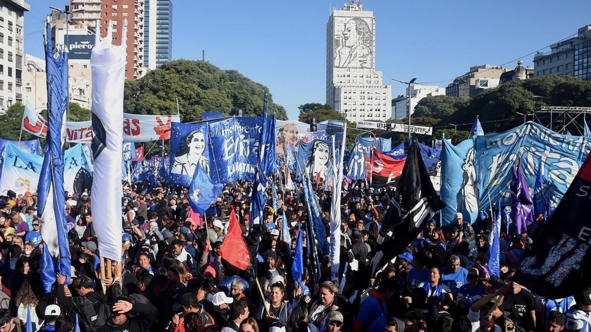 Los movimientos sociales tomaron partido por uno de los dos candidatos presidenciales de cara al balotaje. (El Litoral)